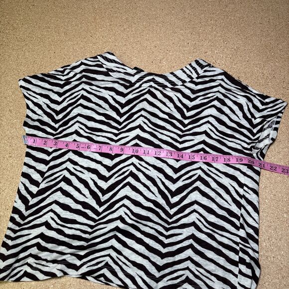 Tahari size M button front top 100% linen brown zebra print short sleeve A2 - Picture 5 of 6